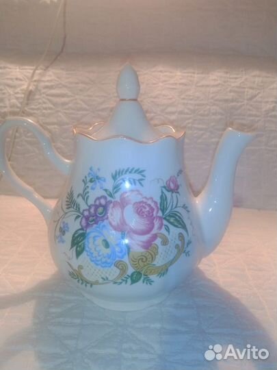 Хрустальный рог, заварочный чайник, пивные кружки