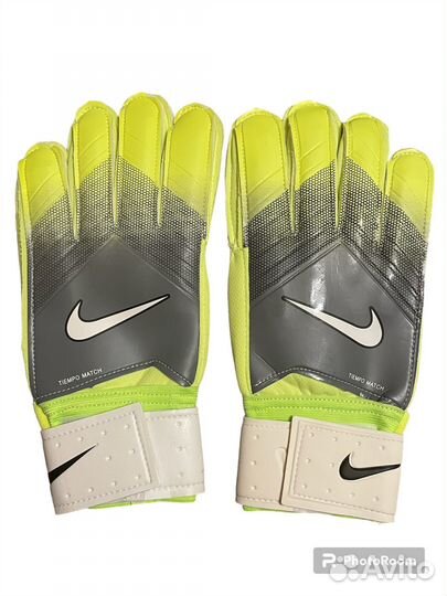 Вратарские перчатки Adidas Nike