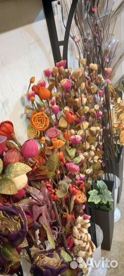 Искусственные цветы, ветки. Мартиницы. Вазы
