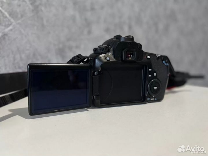 Canon 60d+объёктив 18-135 + допы (20к пробег)