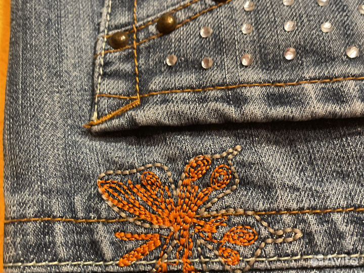 Джинсы женские