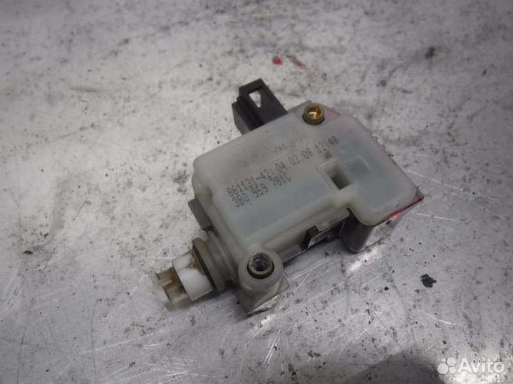 Активатор замка багажника Volkswagen Polo хэтчбек