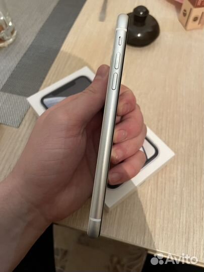 iPhone Xr, 128 ГБ