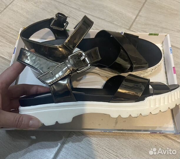 Босоножки для девочки 39