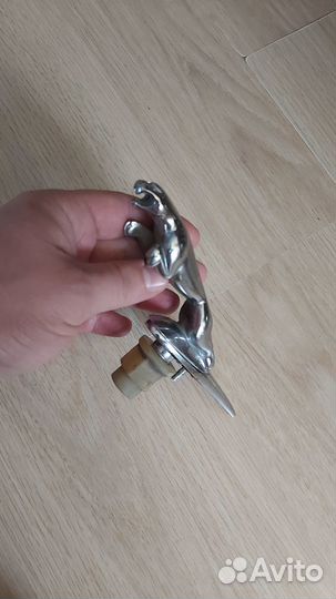 Шильд на капот кошка на Ягуар