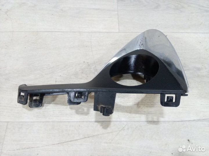 Рамка противотуманной фары левая Lexus Rx350 AL20