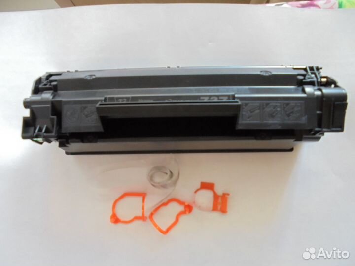 Продаю тонер-картридж тс-С737 черный (новый)