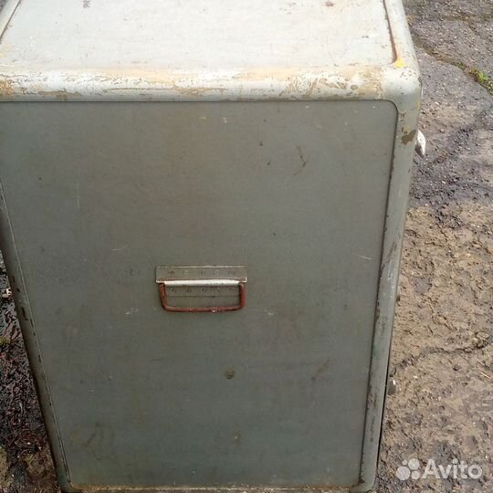 Сейф металлический