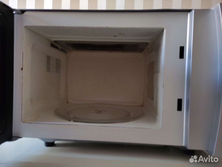 Микроволновая печь Candy