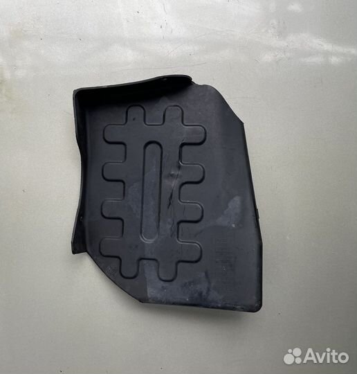 Пыльник защита двигателя правый Daewoo Matiz