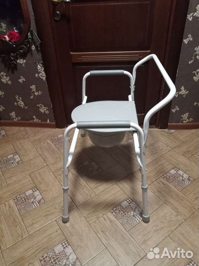 Стул-туалет для пожилых людей