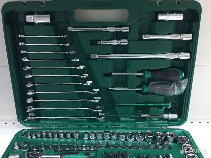 Набор инструментов для авто 121 предмет