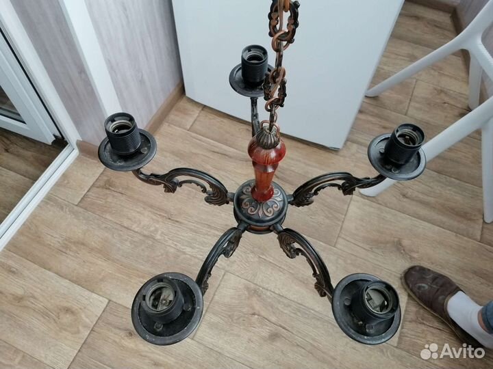 Люстра 5ти рожковая с плафонами