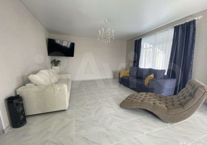 Дом 206 м² на участке 5 сот.