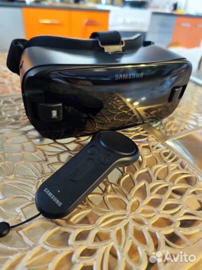Очки виртуальной реальности Samsung Gear VR