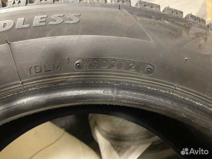 Bridgestone Blizzak Ice 215/55 R17