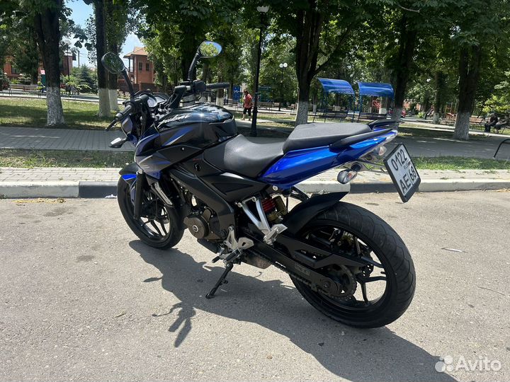 Moтоцикл Bajaj Pulsar NS200