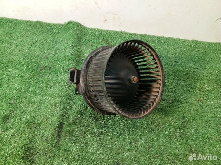 Вентилятор отопителя Ford Fiesta седан iqje 2015