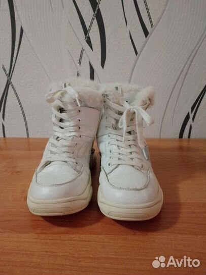 Кроссовки для девочки