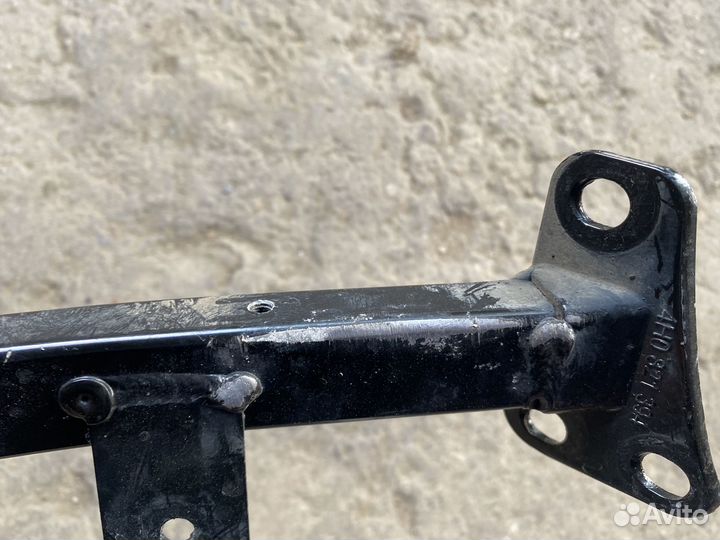 Кронштейн крыла передний правый Audi A8 D4