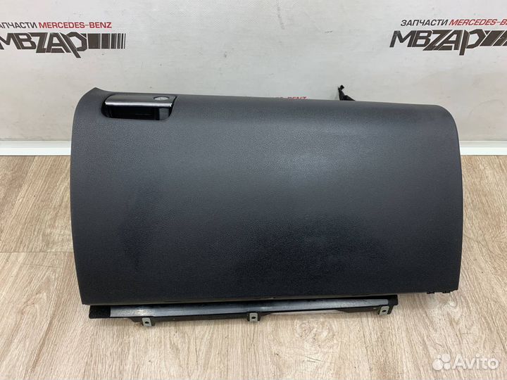 Бардачок Mercedes X164 GL 164