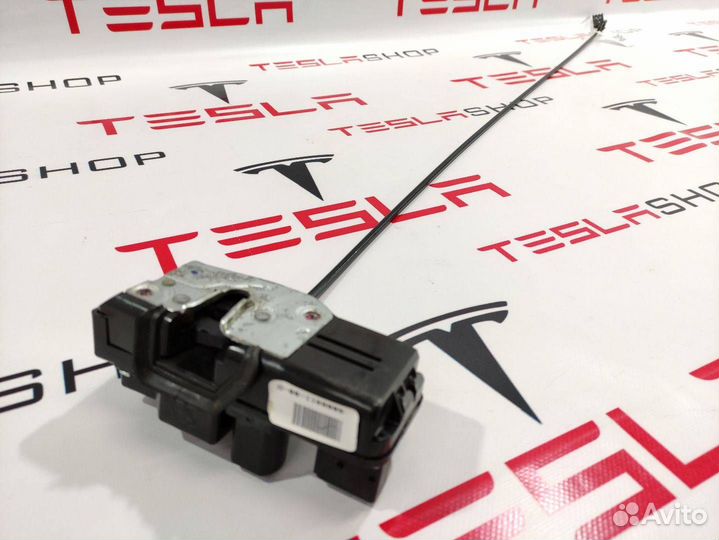 Замок двери задней левой Tesla Model S 2016