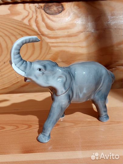 Фарфоровые статуэтки животных