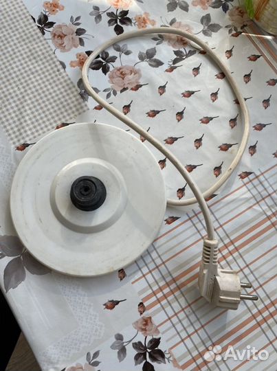 Подставка под электрочайник scarlett