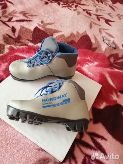 Лыжные ботинки