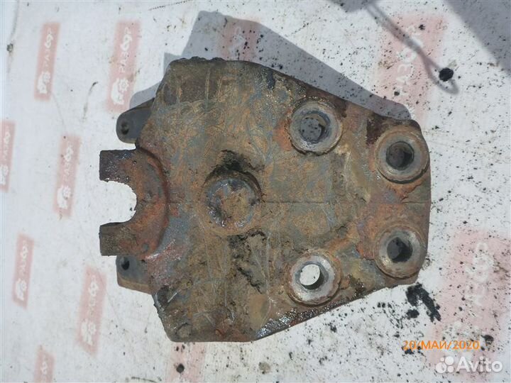 Кронштейн рессоры передний левый Daf Cf 85