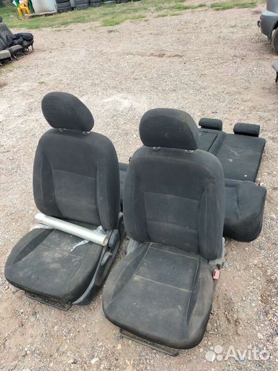 Комплект сидений Джили Эмгранд