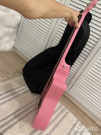 Розавая Гитара