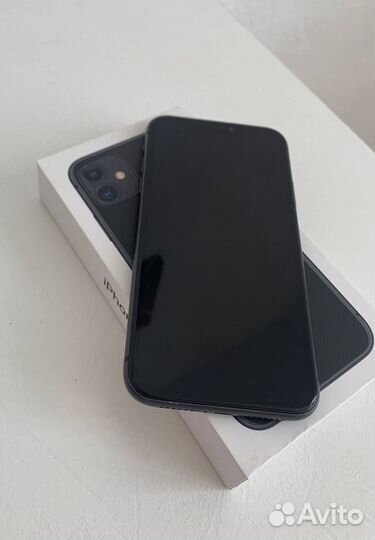 iPhone 11, 64 ГБ
