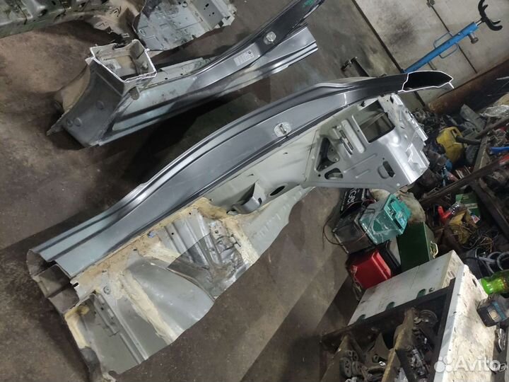 Заднее правое крыло на Шевроле Кобальт