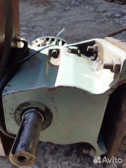 Электродвигатель с редуктором