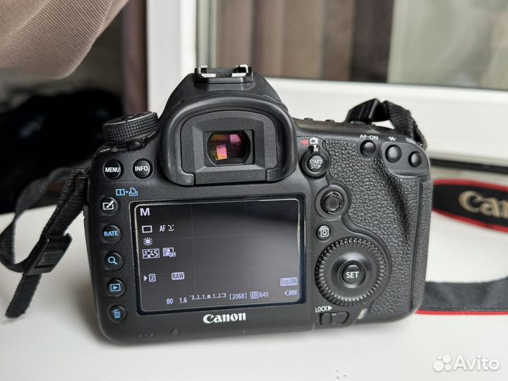 Фотоаппарат canon 5D mark iii