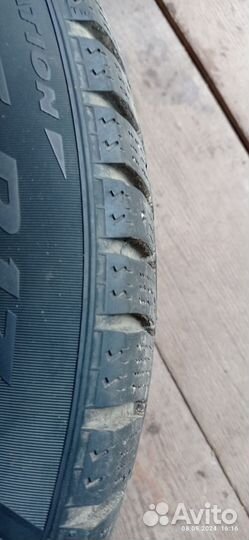 Pirelli Ice Zero 225/65 R17
