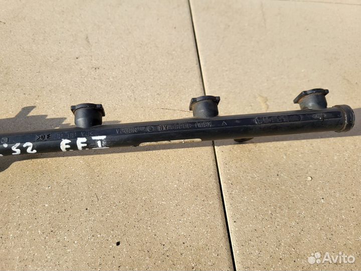 Топливная рампа Ford Focus 1