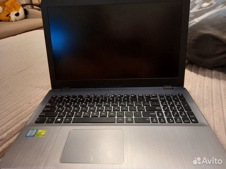 Продам ноутбук asus vivobook x542u i3