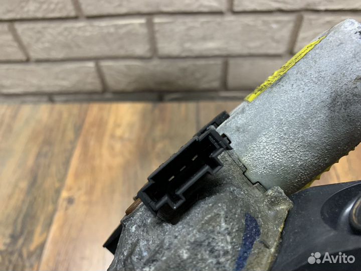 Mercedes benz W166 GLE Моторчик стеклоочистителя