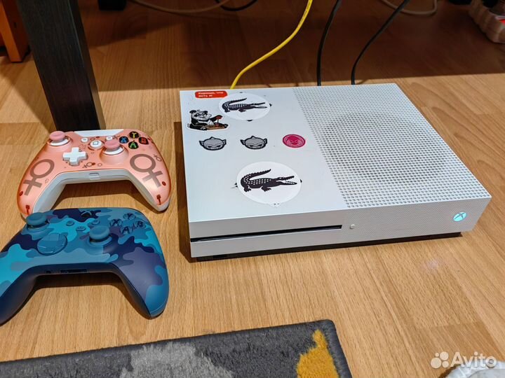 Xbox One s 1tb с играми