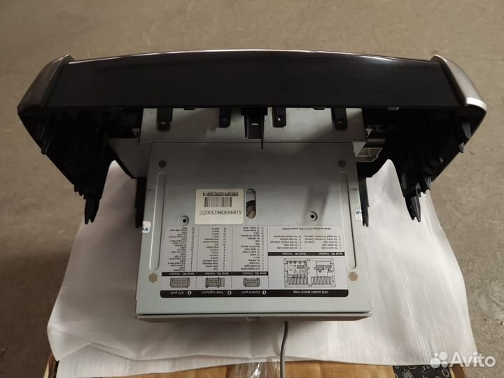 Продам автомагнитолу для LC Prado 150