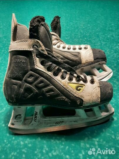 Коньки хоккейные профессиональные
