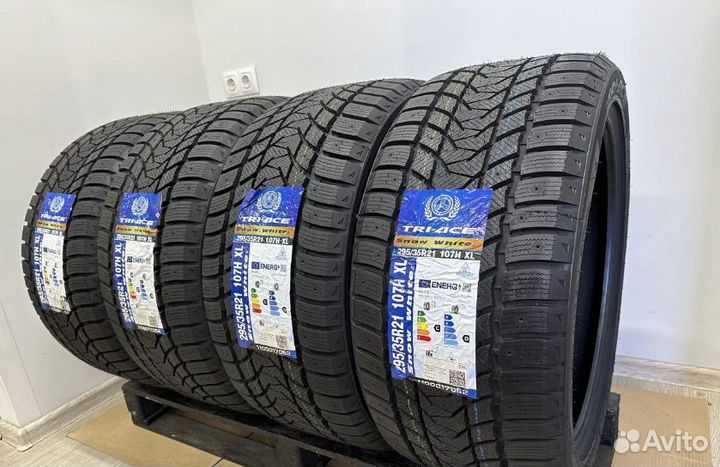 Tri Ace Snow White II 295/35 R21 107H