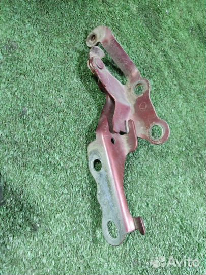 Петля капота левая Toyota Corolla E120