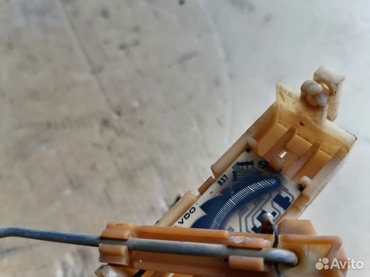 Датчик уровня топлива Ауди 100, А6 С4