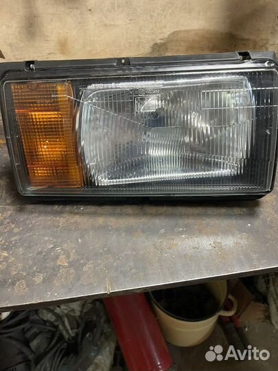 Фара левая ваз 2105
