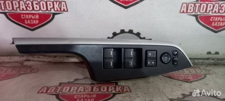 Блок управления стеклоподъемниками передний правый