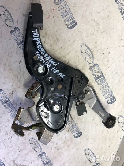 Педаль стояночного тормоза Toyota noah