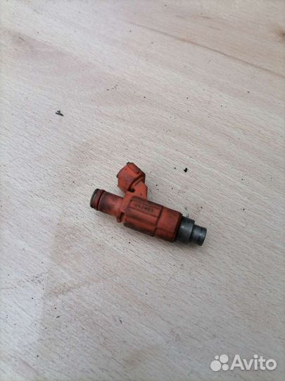 Форсунка топливная Mitsubishi Lancer 9